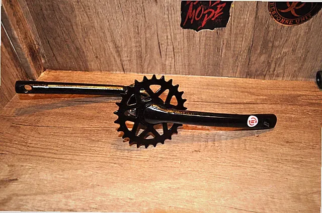 20 Mongoose, Kent 25T BMX Crankset One Piece Bike Crank set bearings included.