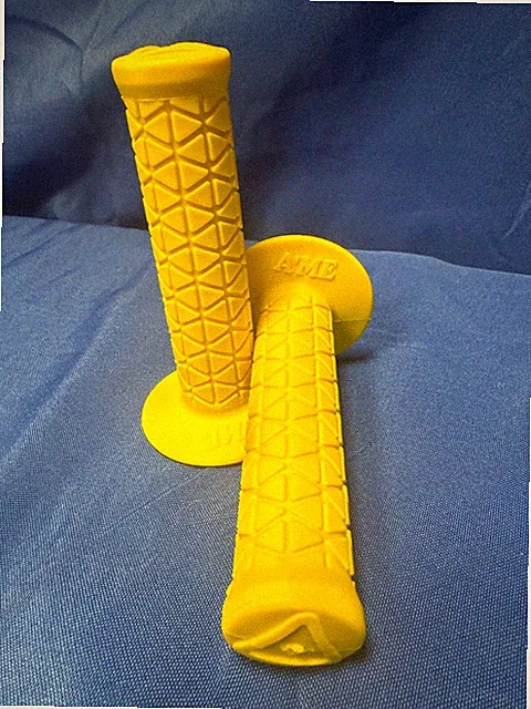 BUBBLE FONT Old School AME Tri Retro BMX Bike Grips Mongoose GT Haro RL YELLOW