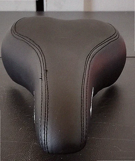 Mongoose Bicycle/Bike/Bmx Seat No Clamp See Pictures.