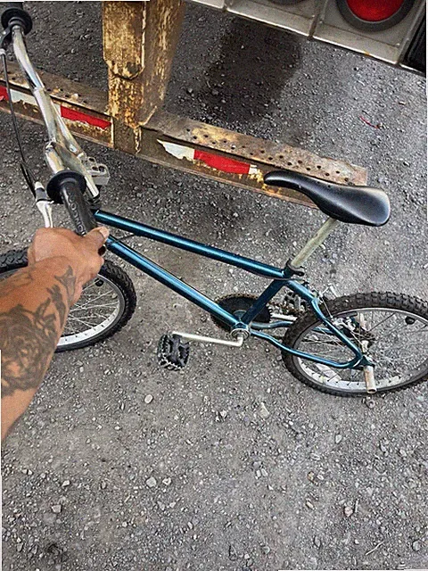 Mongoose Blue BMX Bike w/ Silver BMX Bars Black Seat MPN MPD01946