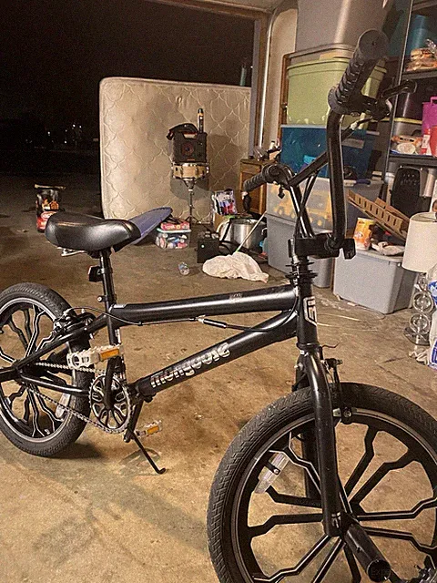 Mongoose BMX Bike 20 in Wheels Black Steel Frame Pegs Caliper Brakes