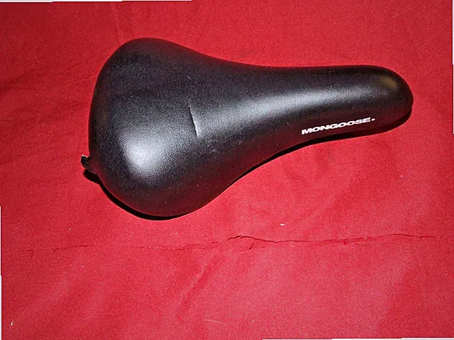 Mongoose BMX Bike Saddle Seat Comfort Lightweigh 9 1/2 OZ. 8 1/2" X 5 1/2"