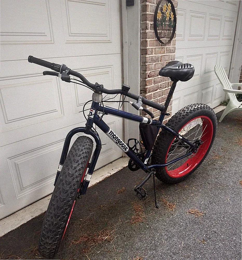 Mongoose Dolomite 26 in Fat Tire Bike 7-Speed Mech Disc Brakes Steel Black/Red