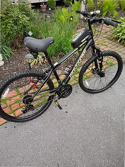 Mongoose Excursion Mountain Bike 24 21-Speed Black/Neon Green - Good Condition