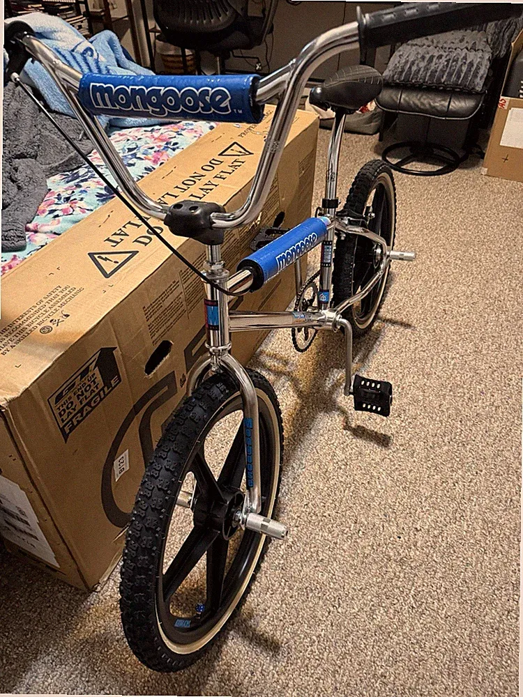 Mongoose Expert 1985 BMX Bike 20in Wheels Chrome/Silver Blue Mag Wheels Pegs