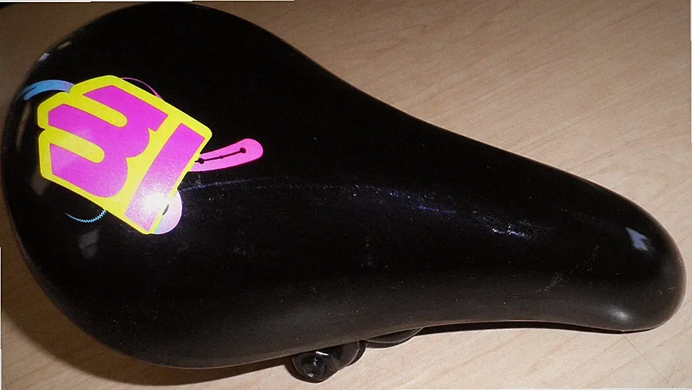 MONGOOSE KIDS'/YOUTH SHINY BICYCLE SADDLE/SEAT BIKE PARTS 424-2