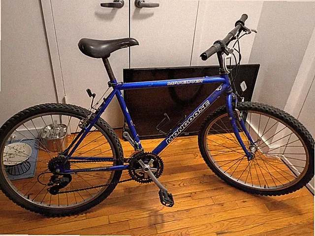 Mongoose Maneuver Mountain Bike 26"