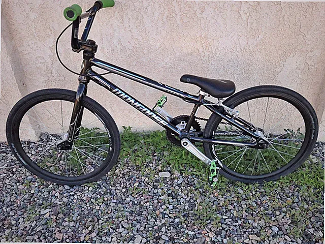 Mongoose Title Expert Junior 20" BMX Bike